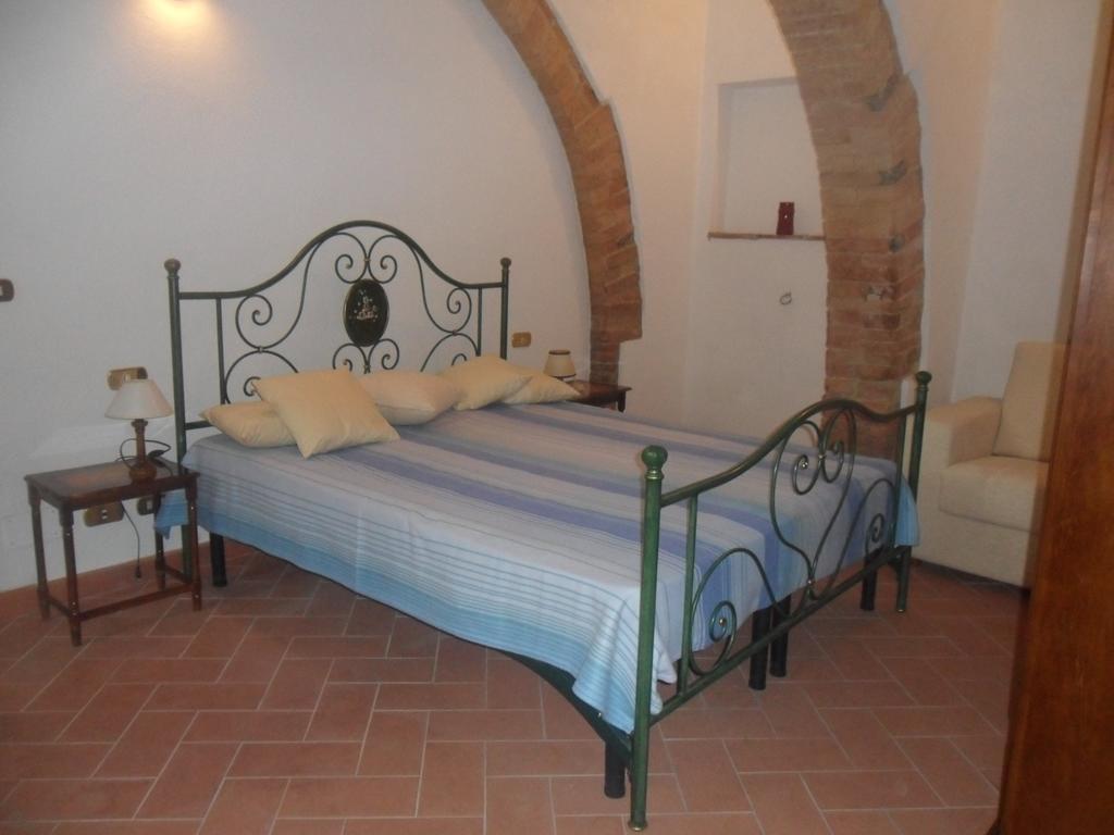 La Civetta Apartment Торита ди Сиена Стая снимка